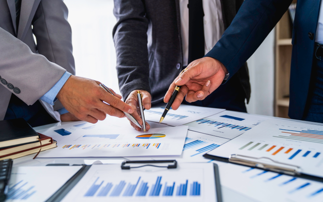 How to benchmark your company against competitors in your industry